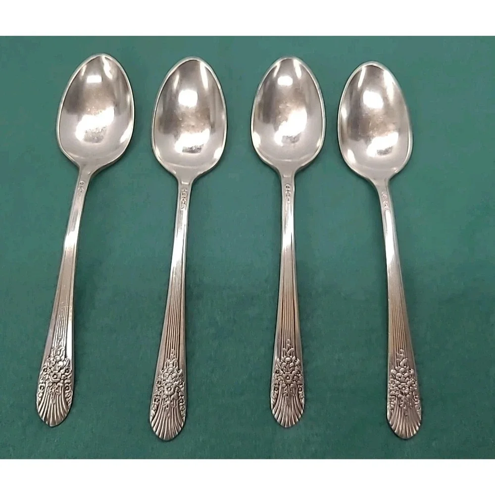 4 Wm Rogers Marigold / Silver Mist Silverplate Teaspoons‎